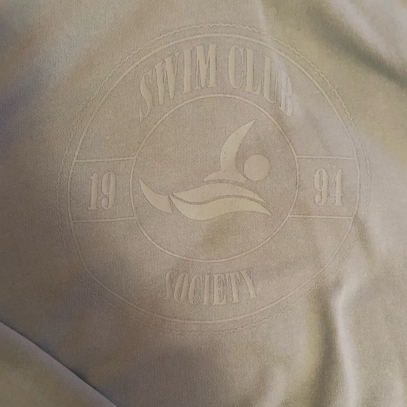 Crewneck - Picture 2 of 3